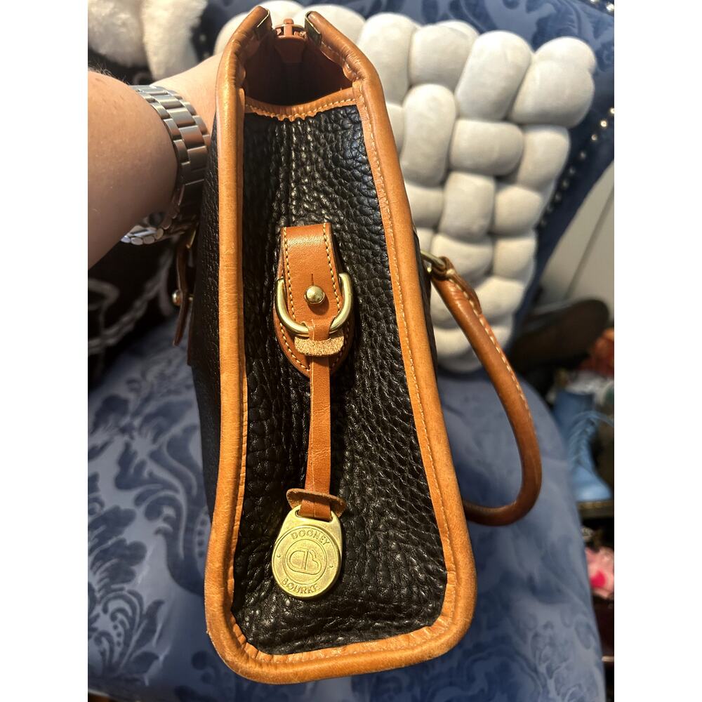 Vintage Dooney and Bourke Black and British Tan Doctor Bag - Picture 7 of 10
